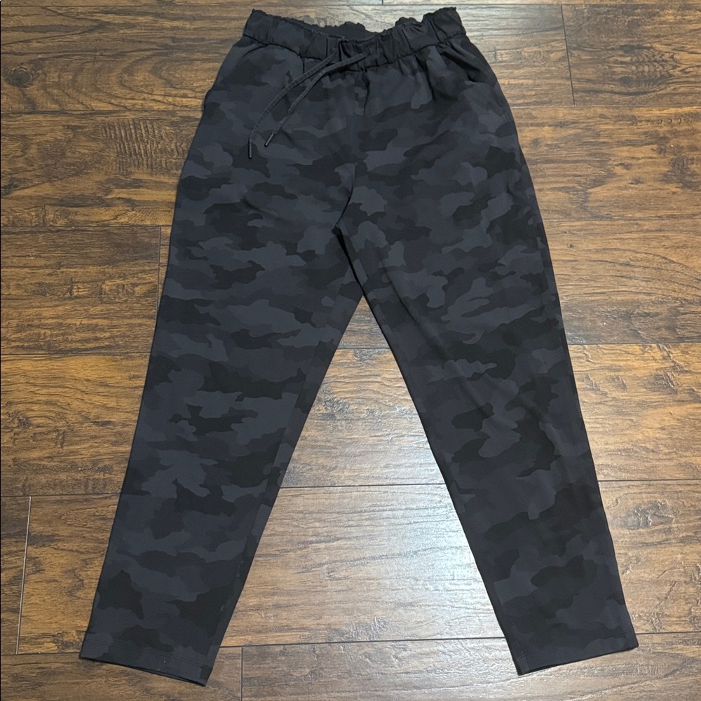 Lululemon Keep Moving Pant 7/8 High Rise (Incognito Camo Multi Grey)